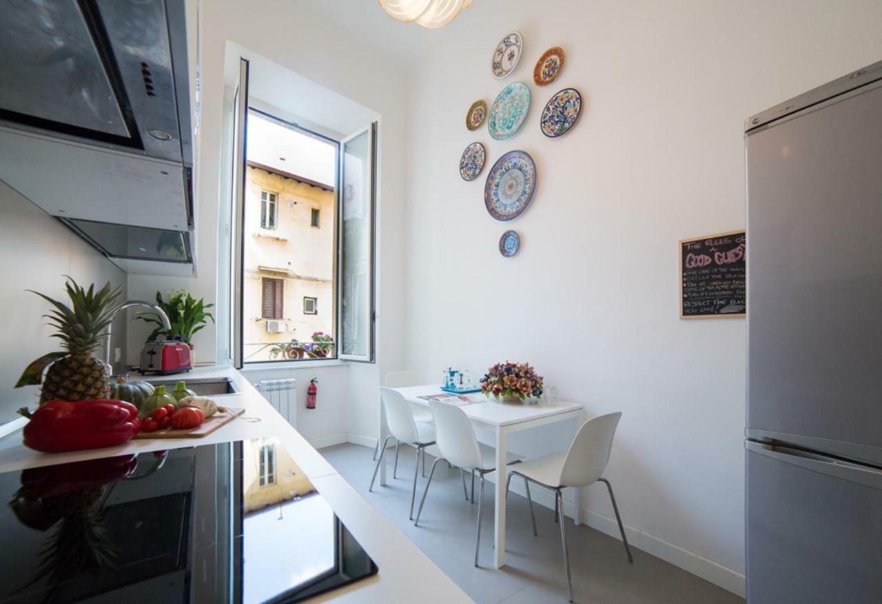Appartamento Domus Aurea 295 *